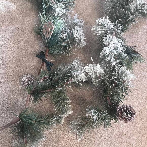 NWOT Ashland Holiday Woodland Snowflake Pinecone Snow Garland Decor - Picture 16 of 16